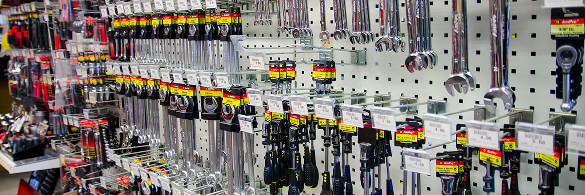 Kattava valikoima käsityökaluja